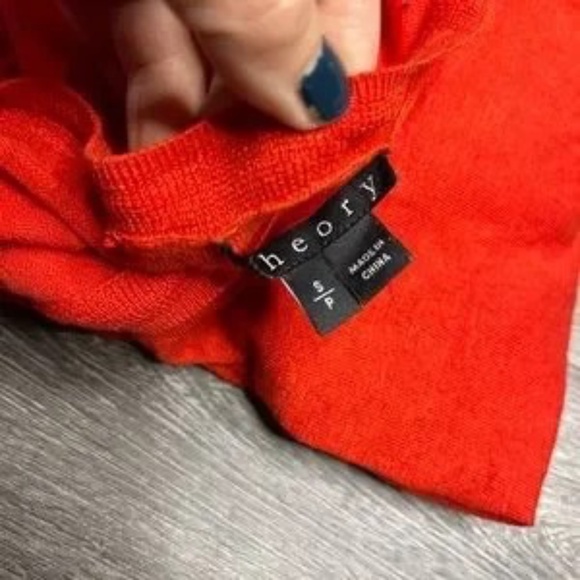 Theory Sweater Women’s - Picture 2 of 3